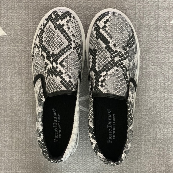 Women sneakers - Black & white snake skin - Picture 3 of 3